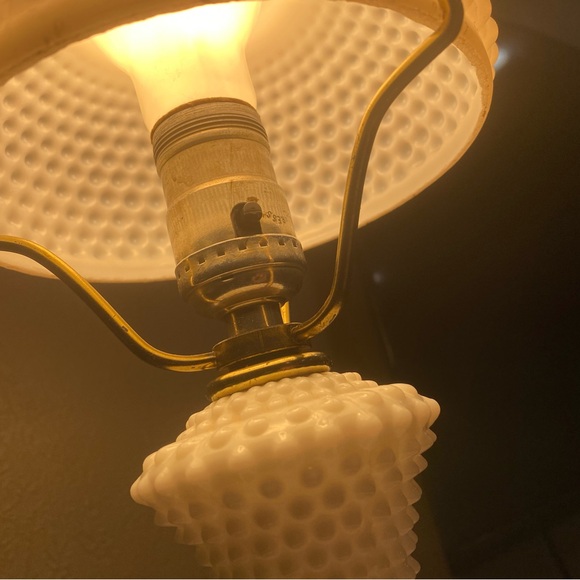 Vintage, Hobnail Milk Glass Table Lamp with a Crumpled Ruffled Edge - Picture 9 of 11